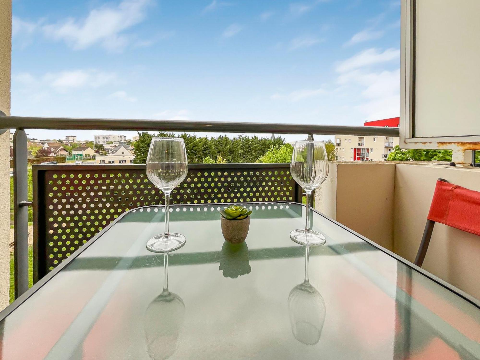 Enchante Avec Terrasse